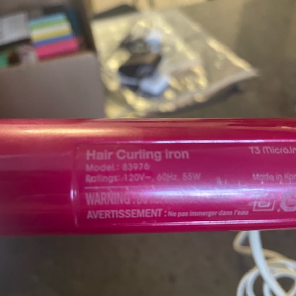 T3 Twirl Curling Iron with Tourmaline Ceramic Iconic Technology (Barrel: 1.25”) - Picture 7 of 7